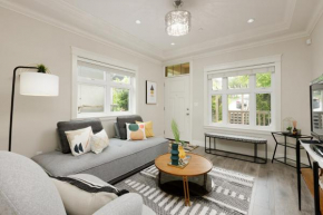 Charming Retreat Near Downtown- Cozy Oasis on Nanaimo St